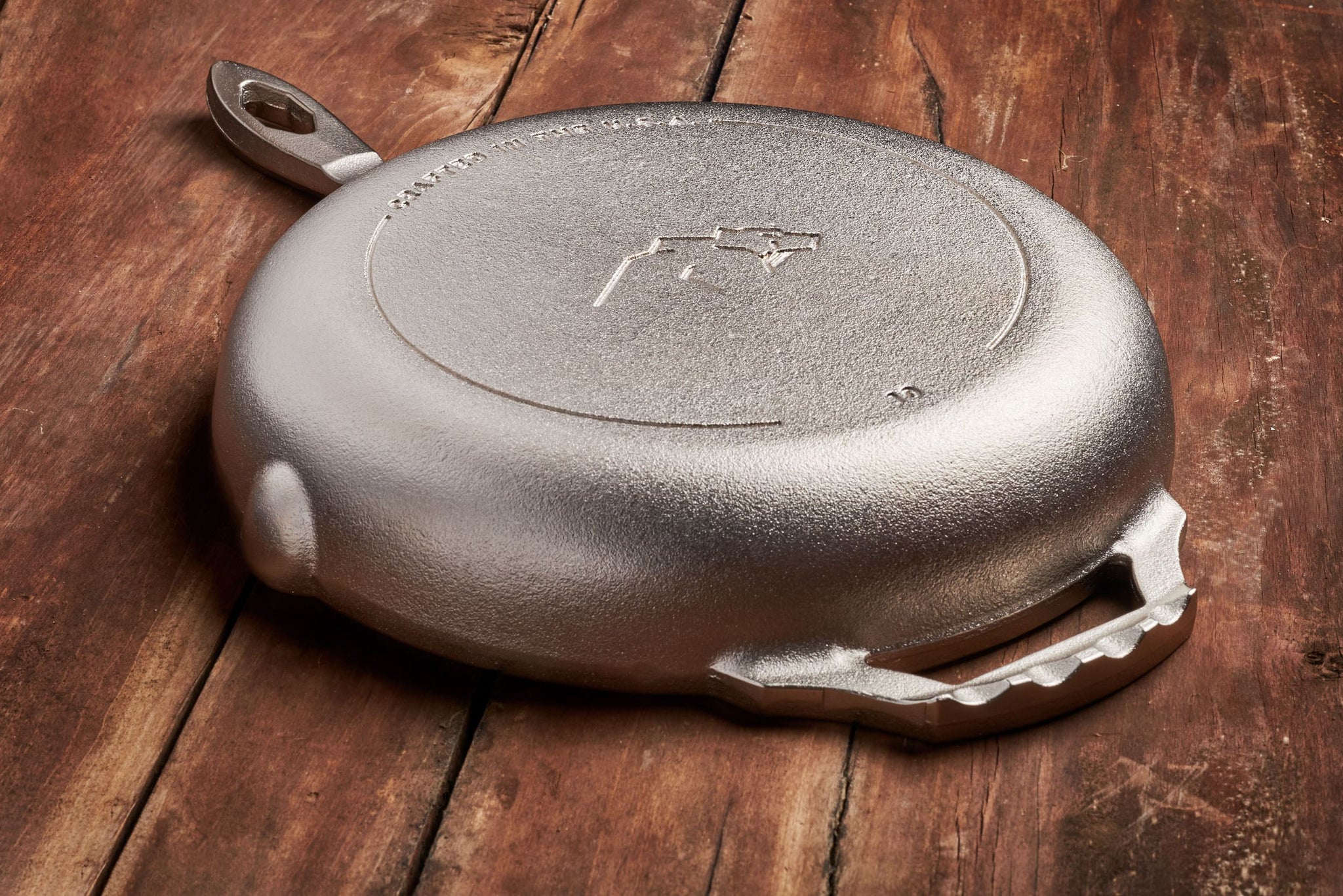 GRIZZLY 10" Cast Iron Skillet