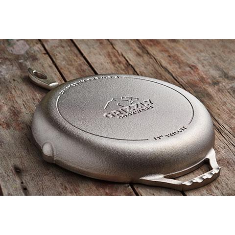 https://www.grizzlycookware.com/cdn/shop/products/GRIZZLY-Wood-Pan-Back-View_24eab6d2-6750-49a4-8eb7-241cf8204d00_2048x.jpg?v=1645202545